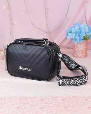 Bolso tipo cartera con líneas marcadas