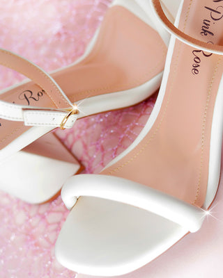 Sandalia de tacón grueso