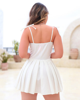 Vestido Corto con Tablas, Copas y Tiras para Amarre