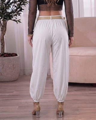Pantalón blanco jogger con correa y botón en bota — Pink Rose, vista frontal