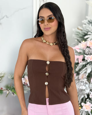 Blusa strapless con 3 botones y abertura