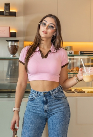 CAMISETA ROSADA CORTA ESTILO POLO