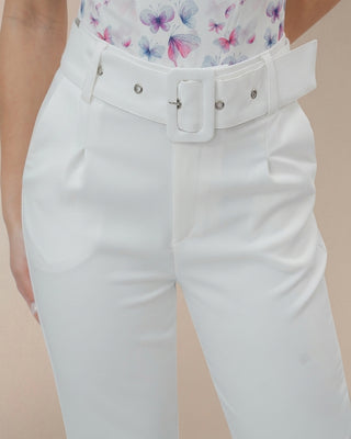 Pantalón blanco de hebilla forrada
