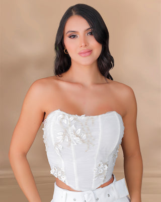 Crop Top de Malla Strapless con Flores Bordadas