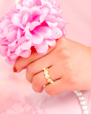 Anillo de Corazones con Brillos