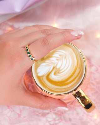 Anillo con 6 corazones verdes