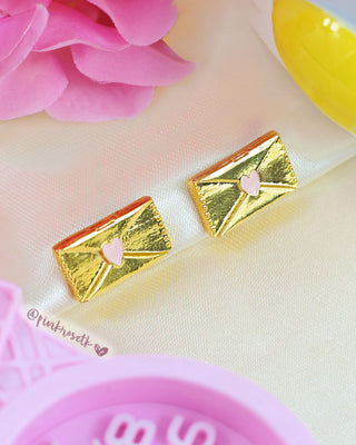 Aretes dorados love letters