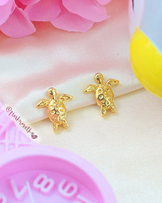 Aretes dorados tortuga marina pequeños
