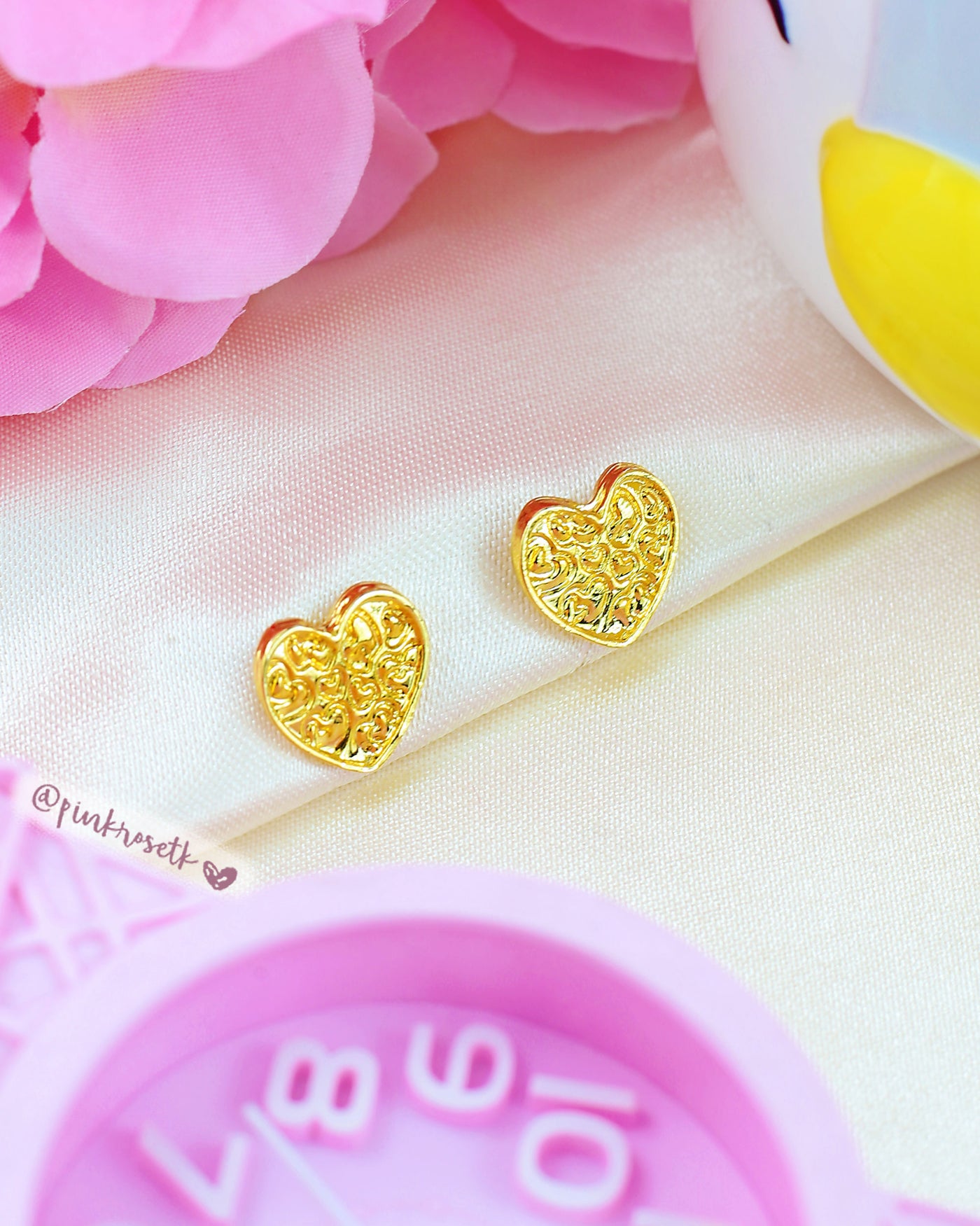 Aretes dorados corazón pequeño