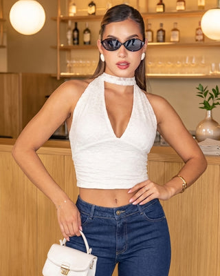 BLUSA BLANCA DE ENCAJE Y AMARRAR AL CUELLO CON ESPALDA DESCUBIERTA