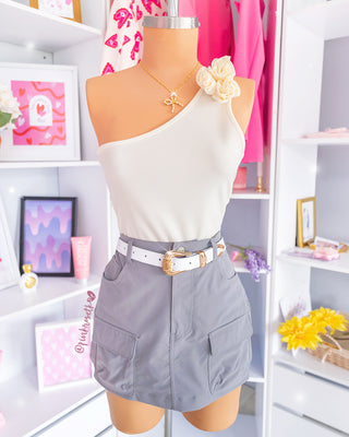 Falda corta gris cargo