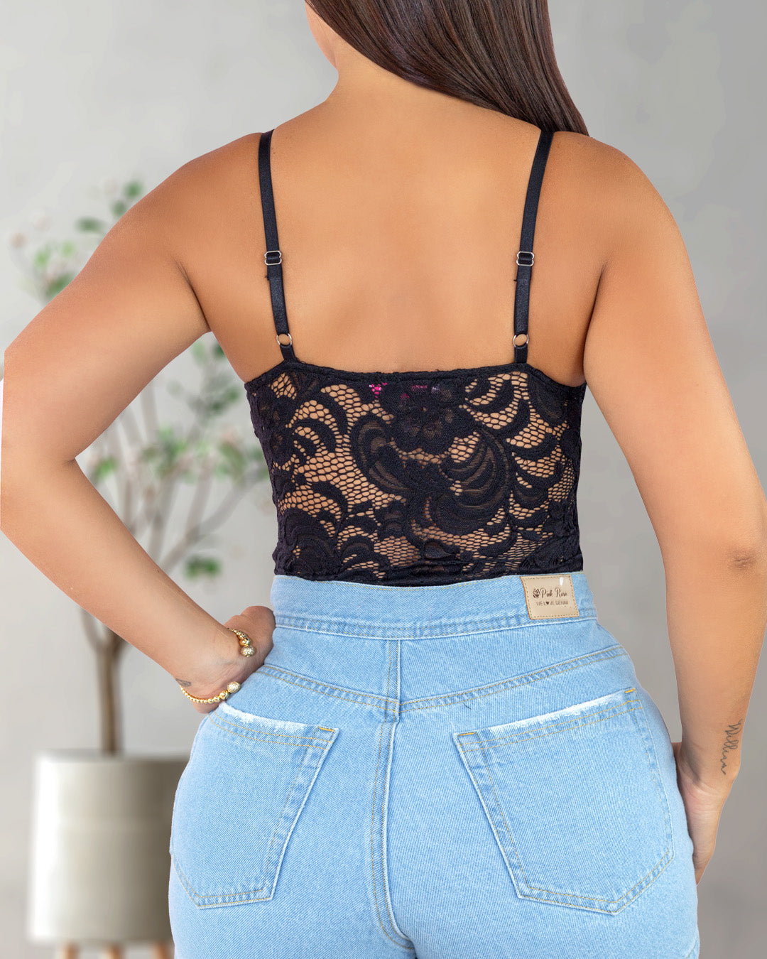 Bodysuit de encaje varilla en escote