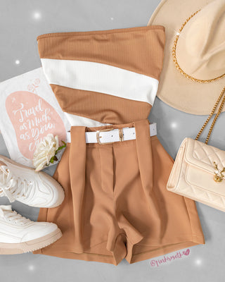 Short de prenses cinturón blanco