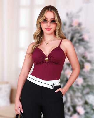 Body con Tiras y Copas con Aplique de Concha en el Busto