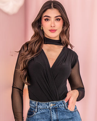 Body de cuello alto cruzado con mangas de mallatex