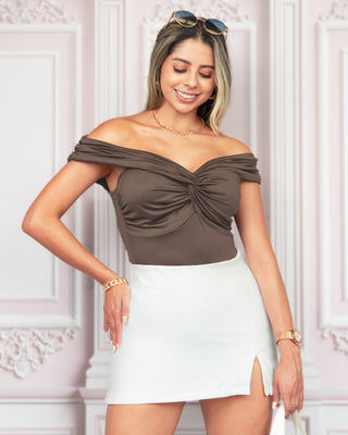 Falda-Short con Abertura Frontal en Triángulo