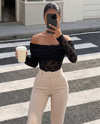 BODY NEGRO DE ENCAJE MANGA LARGA CON CUELLO BANDEJA