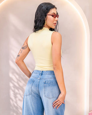 BODY AMARILLO MANGA SISA CON CUELLO Y LOGO PINK ROSE