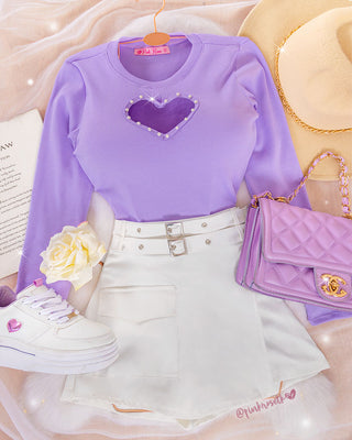 Blusa lila en rib manga larga con corazón y perlas