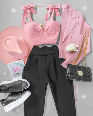 Crop top rosado de copas y moño en la tira