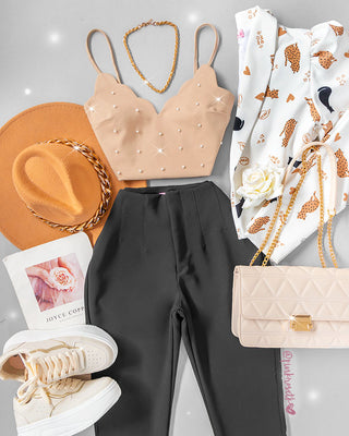 Blusa camel de tiras y perlas