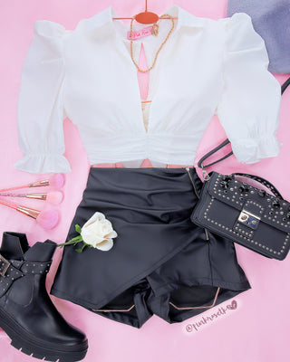 Camisa blanca manga ¾ puff escote v y abierto en la espalda
