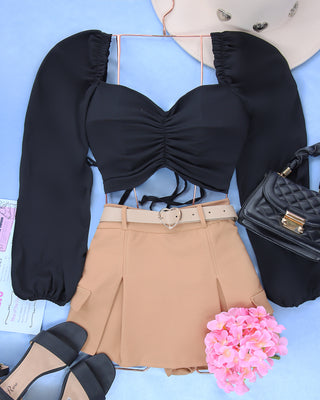Blusa corta negra manga puff y amarrar