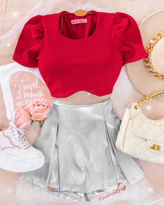 Blusa corta rojo escarlata con aplique brillantes