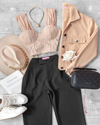 Blusa con copas líneas y tiras tipo princesa