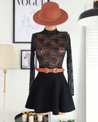 Blusa de encaje con manga larga