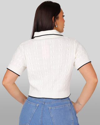 Blusa tejida ancha con cuello y borde color negro