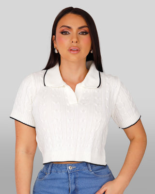 Blusa tejida ancha con cuello y borde color negro
