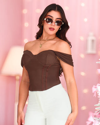 Blusa con copas líneas y tiras tipo princesa