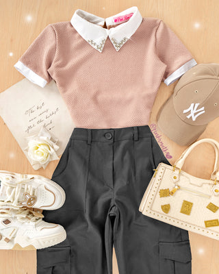 Blusa tejida manga corta con cuello y apliques