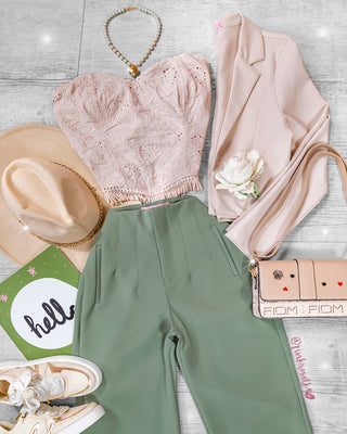 Blusa de ojalillo strapless con escote corazón