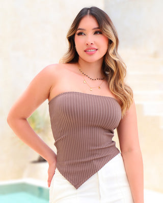 Blusa Strapless Asimétrica