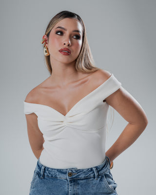 Blusa Rib con Tiras y Nudo en el Busto