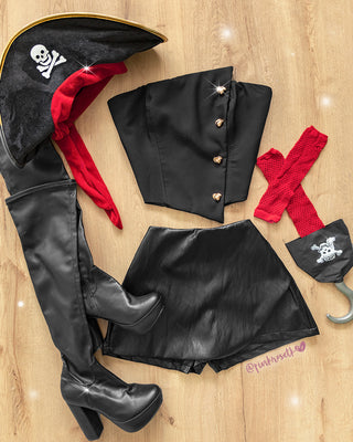 Blusa strapless con corte en pico y 4 botones