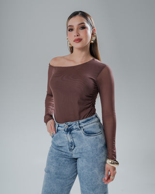 Blusa asimétrica de un solo hombro con manga larga