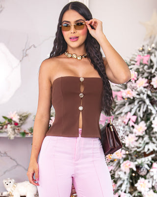 Blusa strapless con 3 botones y abertura