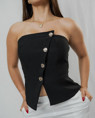 BLUSA NEGRA STRAPPLE CON CORTE DIAGONAL DE 4 BOTONES