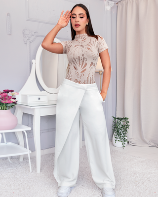 BLUSA BEIGE DE ENCAJE MANGA CORTA