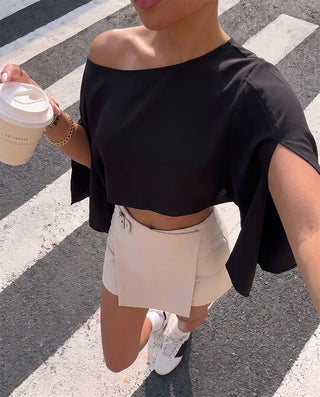 Blusa negra ancha tipo capa — Pink Rose, detalle