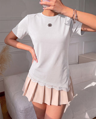 Blusa blanca tipo camiseta con encaje — Pink Rose, vista lateral