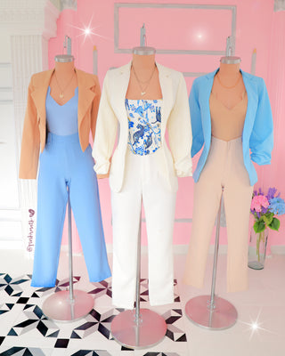 Blusa corta blanca tigres azul botones forrados