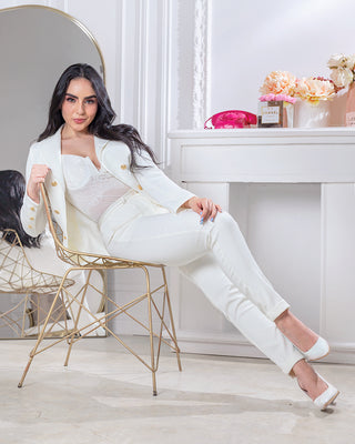 Bodysuit blanco con encaje y varilla v