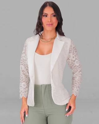 Blazer de encaje con un botón adelante