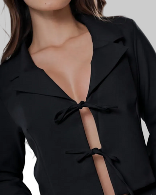 BLAZER NEGRO TIPO TORERITO DE 2 MOÑOS ADELANTE