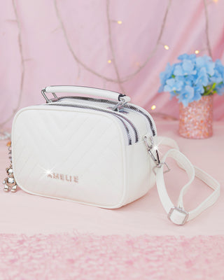 Bolso tipo cartera con líneas marcadas