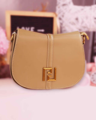 BOLSO TIPO CARRIEL BROCHE DORADO